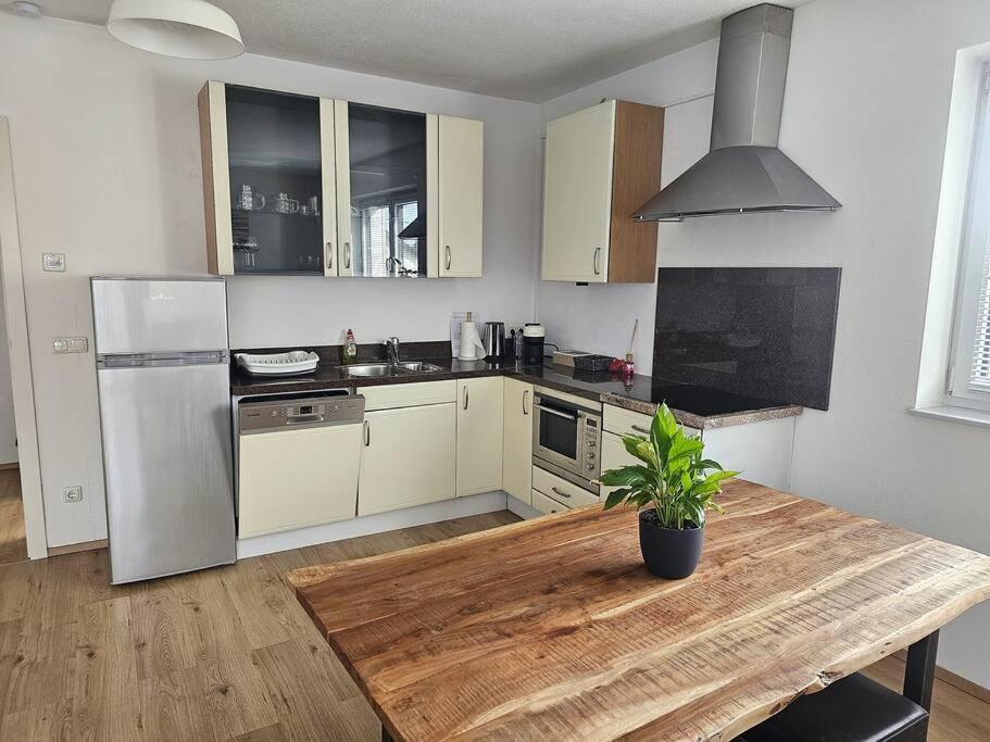 Gunskirchen - Wels Wohnung Bagian luar foto